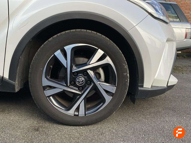 Foto 31 Toyota C-HR 180H Advance 135 kW (184 CV)