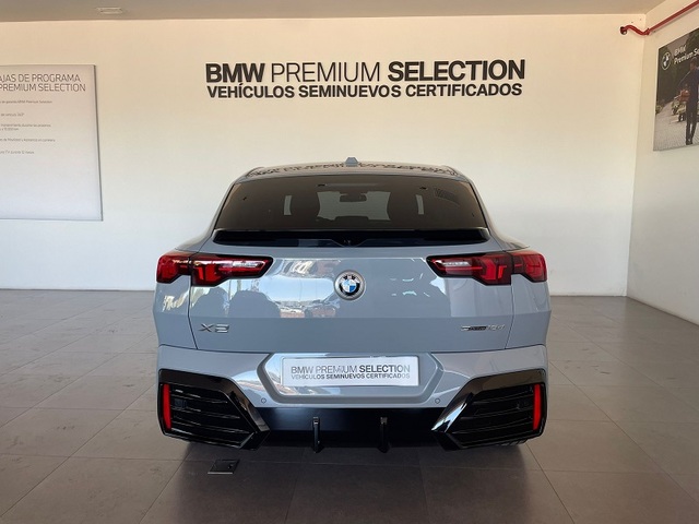BMW X2 sDrive18d color Gris. Año 2025. 110KW(150CV). Diésel. En concesionario ALBAMOCION CIUDAD REAL  de Ciudad Real