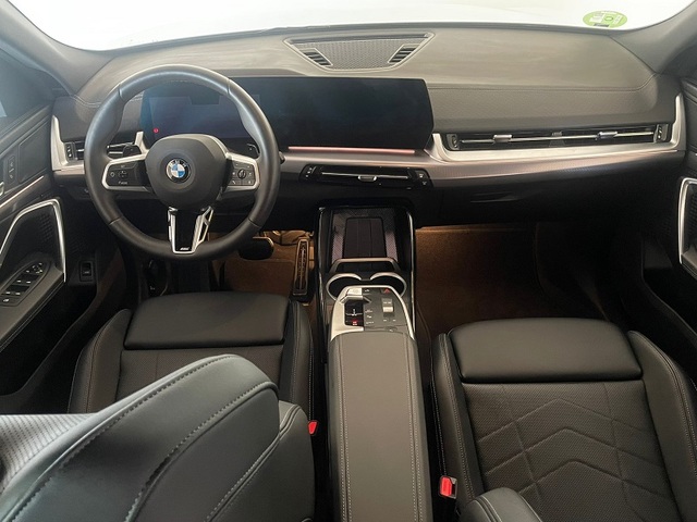 BMW X2 sDrive18d color Gris. Año 2025. 110KW(150CV). Diésel. En concesionario ALBAMOCION CIUDAD REAL  de Ciudad Real