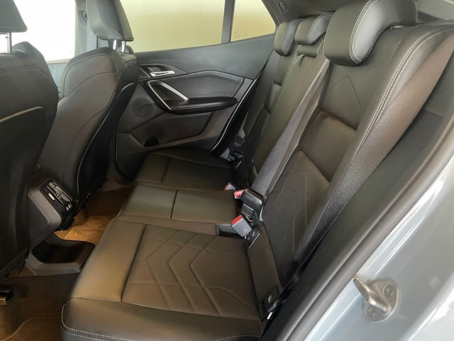 BMW X2 sDrive18d color Gris. Año 2025. 110KW(150CV). Diésel. En concesionario ALBAMOCION CIUDAD REAL  de Ciudad Real