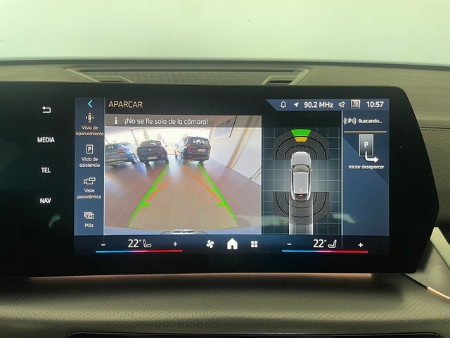 BMW X2 sDrive18d color Gris. Año 2025. 110KW(150CV). Diésel. En concesionario ALBAMOCION CIUDAD REAL  de Ciudad Real