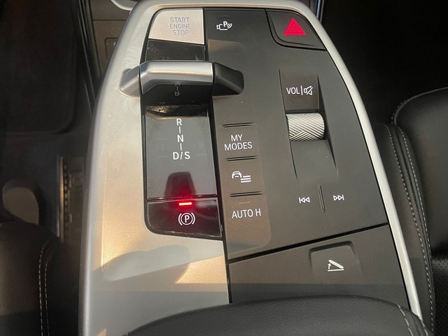 BMW X2 sDrive18d color Gris. Año 2025. 110KW(150CV). Diésel. En concesionario ALBAMOCION CIUDAD REAL  de Ciudad Real