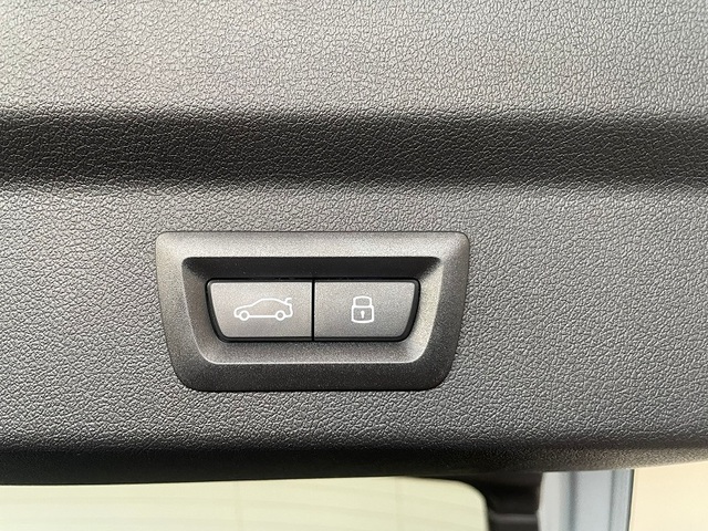 BMW X2 sDrive18d color Gris. Año 2025. 110KW(150CV). Diésel. En concesionario ALBAMOCION CIUDAD REAL  de Ciudad Real