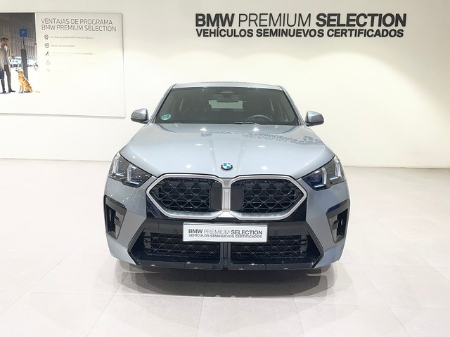 BMW X2 sDrive18d color Gris. Año 2025. 110KW(150CV). Diésel. En concesionario ALBAMOCION CIUDAD REAL de Ciudad Real