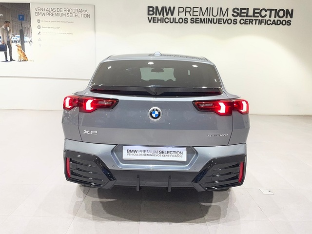 BMW X2 sDrive18d color Gris. Año 2025. 110KW(150CV). Diésel. En concesionario ALBAMOCION CIUDAD REAL de Ciudad Real