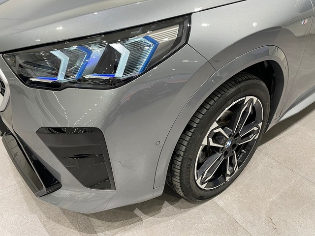 BMW X2 sDrive18d color Gris. Año 2025. 110KW(150CV). Diésel. En concesionario ALBAMOCION CIUDAD REAL de Ciudad Real