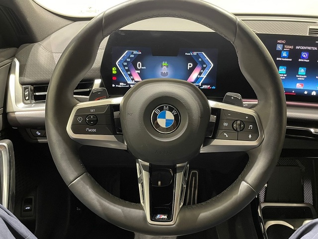 BMW X2 sDrive18d color Gris. Año 2025. 110KW(150CV). Diésel. En concesionario ALBAMOCION CIUDAD REAL de Ciudad Real