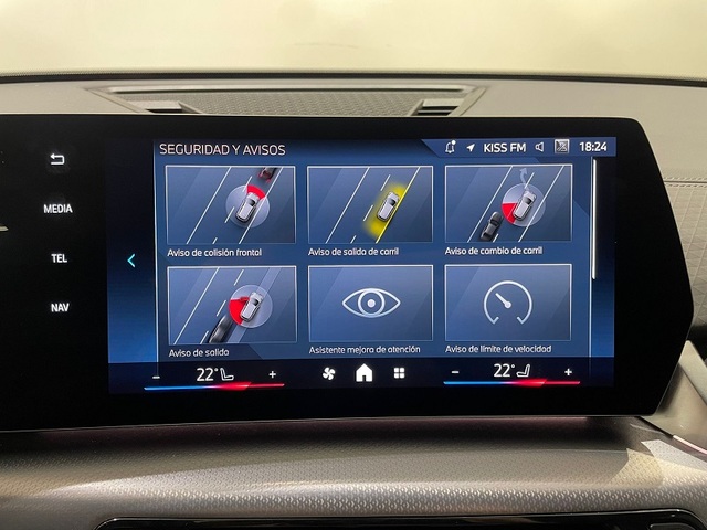 BMW X2 sDrive18d color Gris. Año 2025. 110KW(150CV). Diésel. En concesionario ALBAMOCION CIUDAD REAL de Ciudad Real