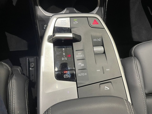 BMW X2 sDrive18d color Gris. Año 2025. 110KW(150CV). Diésel. En concesionario ALBAMOCION CIUDAD REAL de Ciudad Real