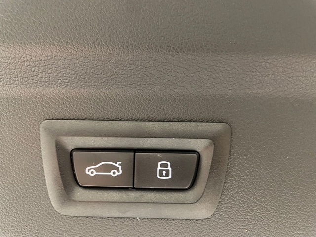 BMW X2 sDrive18d color Gris. Año 2025. 110KW(150CV). Diésel. En concesionario ALBAMOCION CIUDAD REAL de Ciudad Real