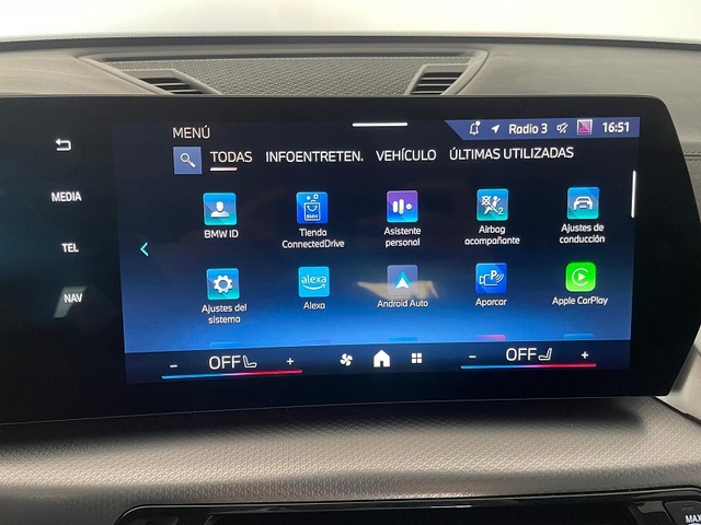 BMW X2 sDrive18d color Azul. Año 2025. 110KW(150CV). Diésel. En concesionario ALBAMOCION CIUDAD REAL  de Ciudad Real