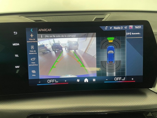 BMW X2 sDrive18d color Azul. Año 2025. 110KW(150CV). Diésel. En concesionario ALBAMOCION CIUDAD REAL  de Ciudad Real