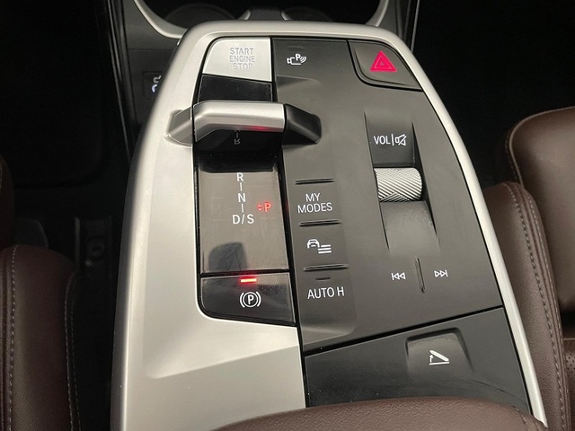 BMW X2 sDrive18d color Azul. Año 2025. 110KW(150CV). Diésel. En concesionario ALBAMOCION CIUDAD REAL  de Ciudad Real