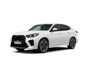 Fotos de BMW X2 sDrive18d color Blanco. Año 2025. 110KW(150CV). Diésel. En concesionario ALBAMOCION CIUDAD REAL  de Ciudad Real