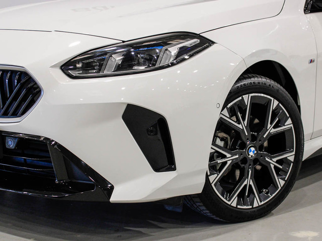 BMW Serie 2 218d Gran Coupe color Blanco. Año 2025. 110KW(150CV). Diésel. En concesionario Barcelona Premium -- GRAN VIA de Barcelona