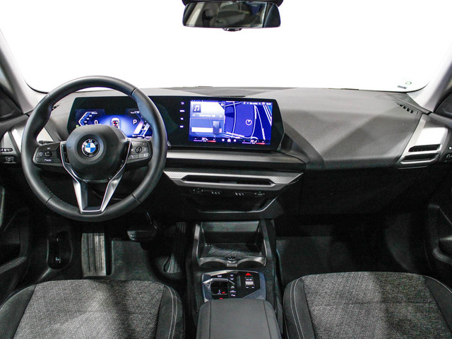 BMW Serie 2 218d Gran Coupe color Blanco. Año 2025. 110KW(150CV). Diésel. En concesionario Barcelona Premium -- GRAN VIA de Barcelona