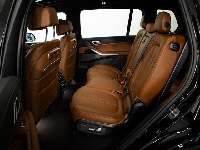 BMW X7 xDrive40d color Negro. Año 2025. 259KW(352CV). Diésel. En concesionario BMW Fuenteolid Valladolid de Valladolid