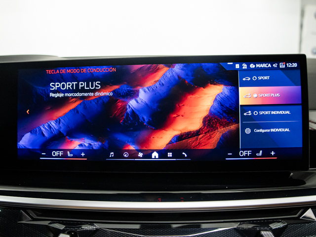 BMW X7 xDrive40d color Negro. Año 2025. 259KW(352CV). Diésel. En concesionario BMW Fuenteolid Valladolid de Valladolid