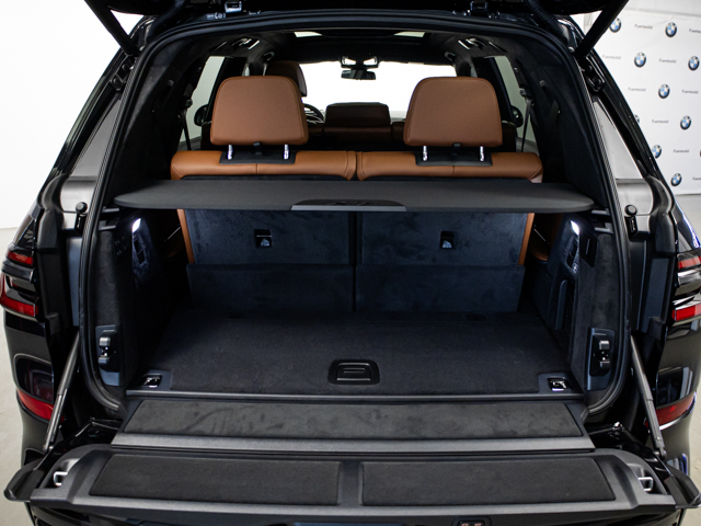 BMW X7 xDrive40d color Negro. Año 2025. 259KW(352CV). Diésel. En concesionario BMW Fuenteolid Valladolid de Valladolid