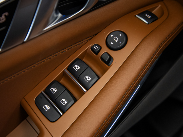 BMW X7 xDrive40d color Negro. Año 2025. 259KW(352CV). Diésel. En concesionario BMW Fuenteolid Valladolid de Valladolid