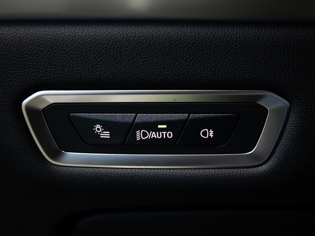 BMW X7 xDrive40d color Negro. Año 2025. 259KW(352CV). Diésel. En concesionario BMW Fuenteolid Valladolid de Valladolid