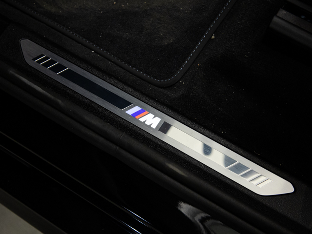 BMW X7 xDrive40d color Negro. Año 2025. 259KW(352CV). Diésel. En concesionario BMW Fuenteolid Valladolid de Valladolid