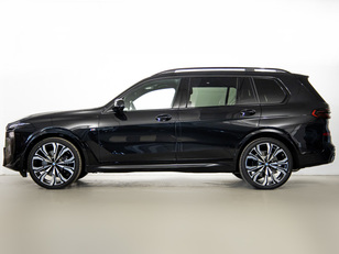 Fotos de BMW X7 xDrive40d color Negro. Año 2025. 259KW(352CV). Diésel. En concesionario BMW Fuenteolid Valladolid de Valladolid