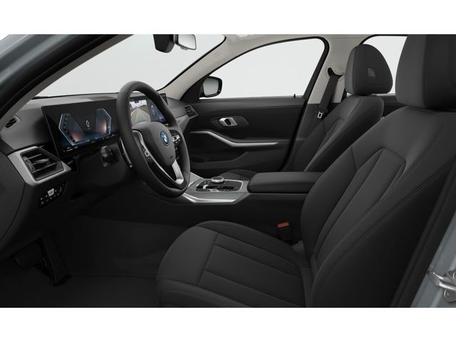 BMW Serie 3 320e color Gris. Año 2024. 150KW(204CV). Híbrido Electro/Gasolina. En concesionario BMW Fuenteolid Valladolid de Valladolid