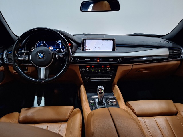 BMW X6 xDrive30d color Blanco. Año 2019. 190KW(258CV). Diésel. En concesionario Tormes Motor de Salamanca