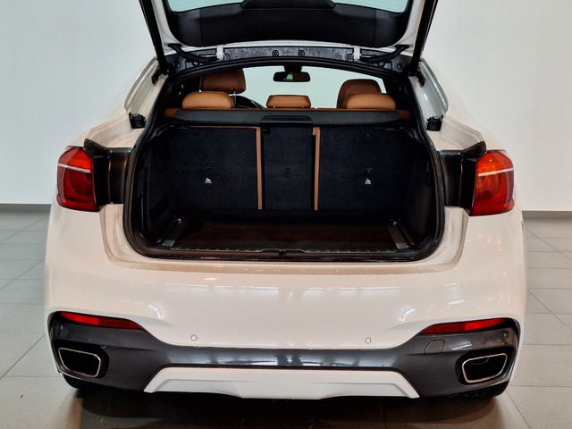 BMW X6 xDrive30d color Blanco. Año 2019. 190KW(258CV). Diésel. En concesionario Tormes Motor de Salamanca