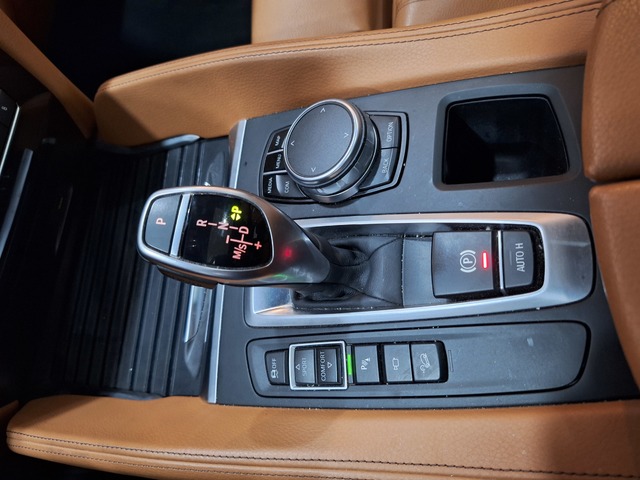 BMW X6 xDrive30d color Blanco. Año 2019. 190KW(258CV). Diésel. En concesionario Tormes Motor de Salamanca