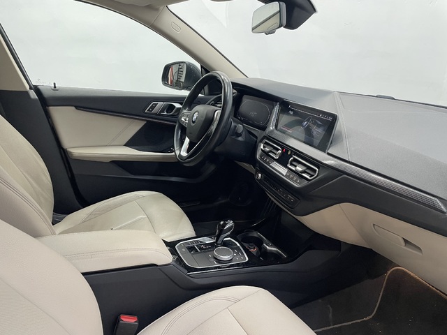 BMW Serie 2 220d Gran Coupe color Negro. Año 2021. 140KW(190CV). Diésel. En concesionario Cabrero Motorsport de Huesca