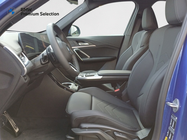 BMW X1 xDrive25e color Azul. Año 2025. 180KW(245CV). Híbrido Electro/Gasolina. En concesionario Marmotor de Las Palmas