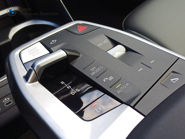 BMW X1 xDrive25e color Azul. Año 2025. 180KW(245CV). Híbrido Electro/Gasolina. En concesionario Marmotor de Las Palmas