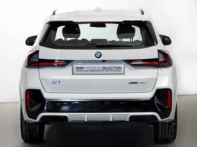 BMW X1 xDrive20d color Blanco. Año 2024. 120KW(163CV). Diésel. En concesionario BMW Fuenteolid Valladolid de Valladolid