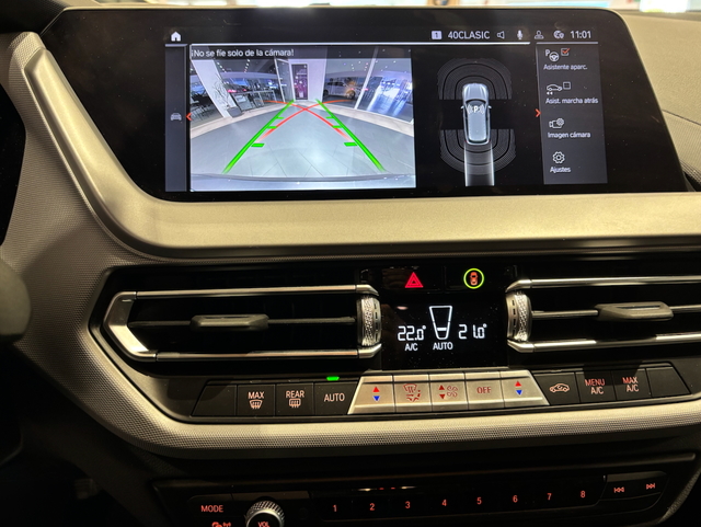 BMW Serie 1 118d color Gris. Año 2024. 110KW(150CV). Diésel. En concesionario Automotor Costa, S.L.U. de Almería