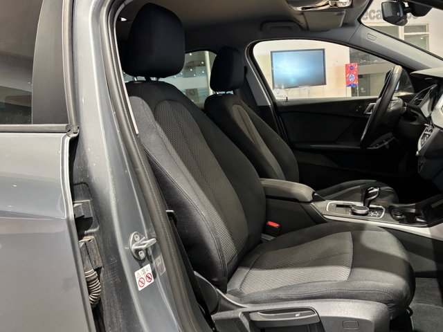 BMW Serie 1 118d color Gris. Año 2024. 110KW(150CV). Diésel. En concesionario Automotor Costa, S.L.U. de Almería