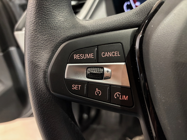 BMW Serie 1 118d color Gris. Año 2024. 110KW(150CV). Diésel. En concesionario Automotor Costa, S.L.U. de Almería