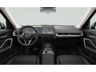 Fotos de BMW X1 sDrive18i color Verde. Año 2022. 100KW(136CV). Gasolina. En concesionario Móvil Begar Alicante de Alicante
