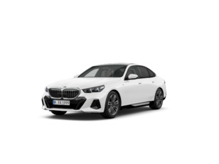 Fotos de BMW Serie 5 520d color Blanco. Año 2025. 145KW(197CV). Diésel. En concesionario Motri Motor Jaén de Jaén
