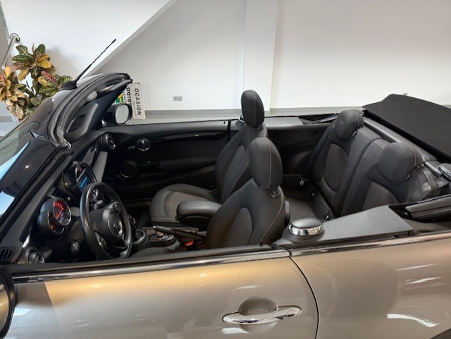 MINI MINI Cabrio Cooper 100 kW (136 CV)