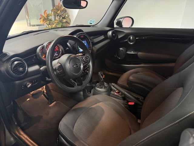 MINI MINI Cabrio Cooper 100 kW (136 CV)