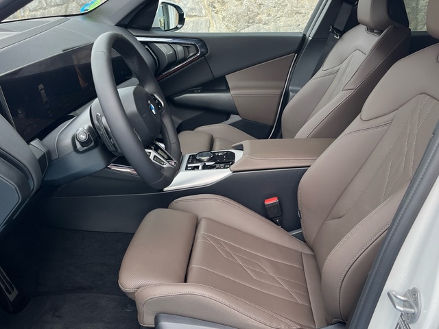 BMW X3 xDrive20d color Blanco. Año 2025. 145KW(197CV). Diésel. En concesionario Grünblau Motor (Bmw y Mini) de Cantabria