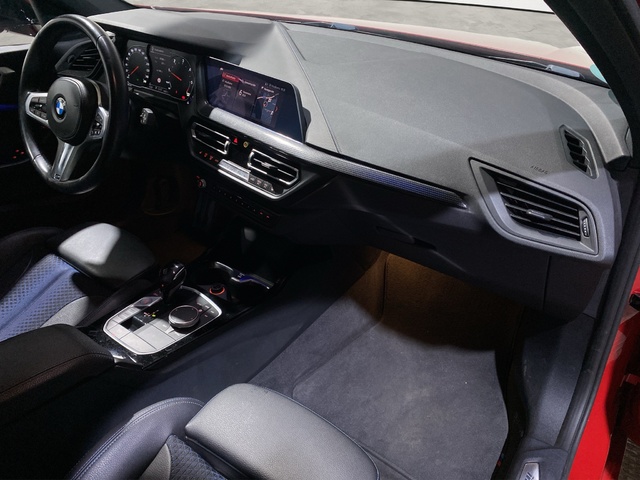 BMW Serie 1 116d color Rojo. Año 2020. 85KW(116CV). Diésel. En concesionario Hispamovil Elche de Alicante