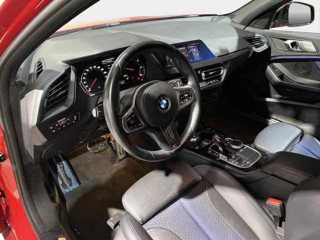 BMW Serie 1 116d color Rojo. Año 2020. 85KW(116CV). Diésel. En concesionario Hispamovil Elche de Alicante