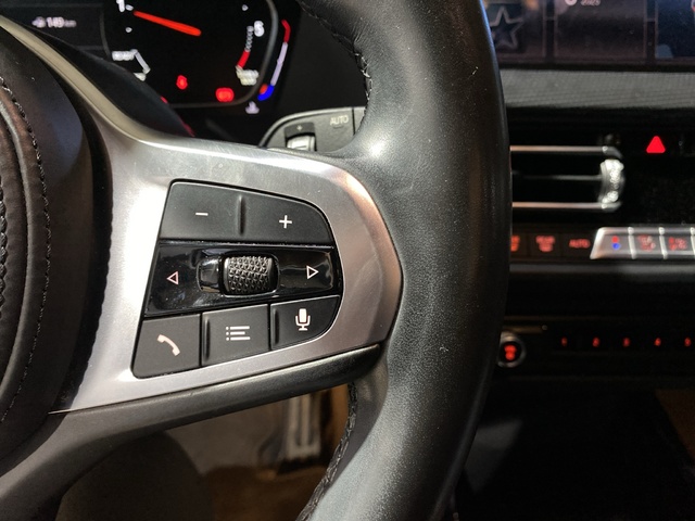 BMW Serie 1 116d color Rojo. Año 2020. 85KW(116CV). Diésel. En concesionario Hispamovil Elche de Alicante