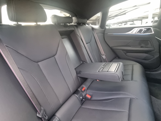 BMW Serie 4 420d Gran Coupe color Gris. Año 2024. 140KW(190CV). Diésel. En concesionario GANDIA Automoviles Fersan, S.A. de Valencia