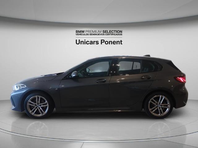 BMW Serie 1 118i color Gris. Año 2021. 103KW(140CV). Gasolina. En concesionario Unicars Ponent de Lleida