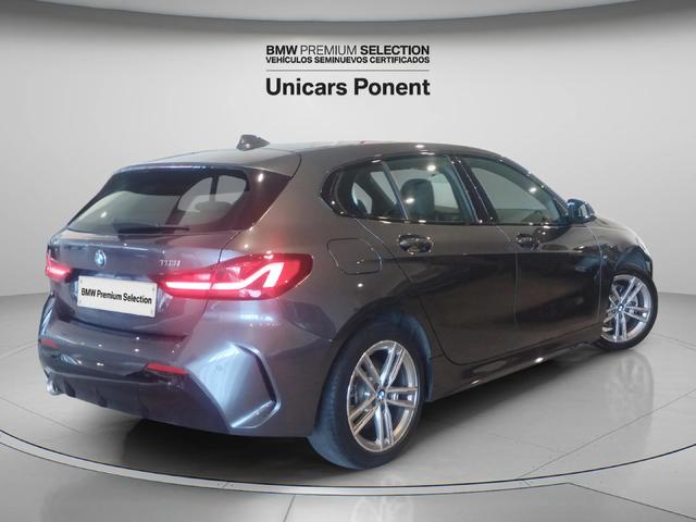 BMW Serie 1 118i color Gris. Año 2021. 103KW(140CV). Gasolina. En concesionario Unicars Ponent de Lleida
