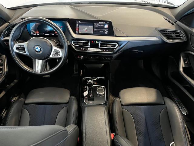 BMW Serie 1 118i color Gris. Año 2021. 103KW(140CV). Gasolina. En concesionario Unicars Ponent de Lleida